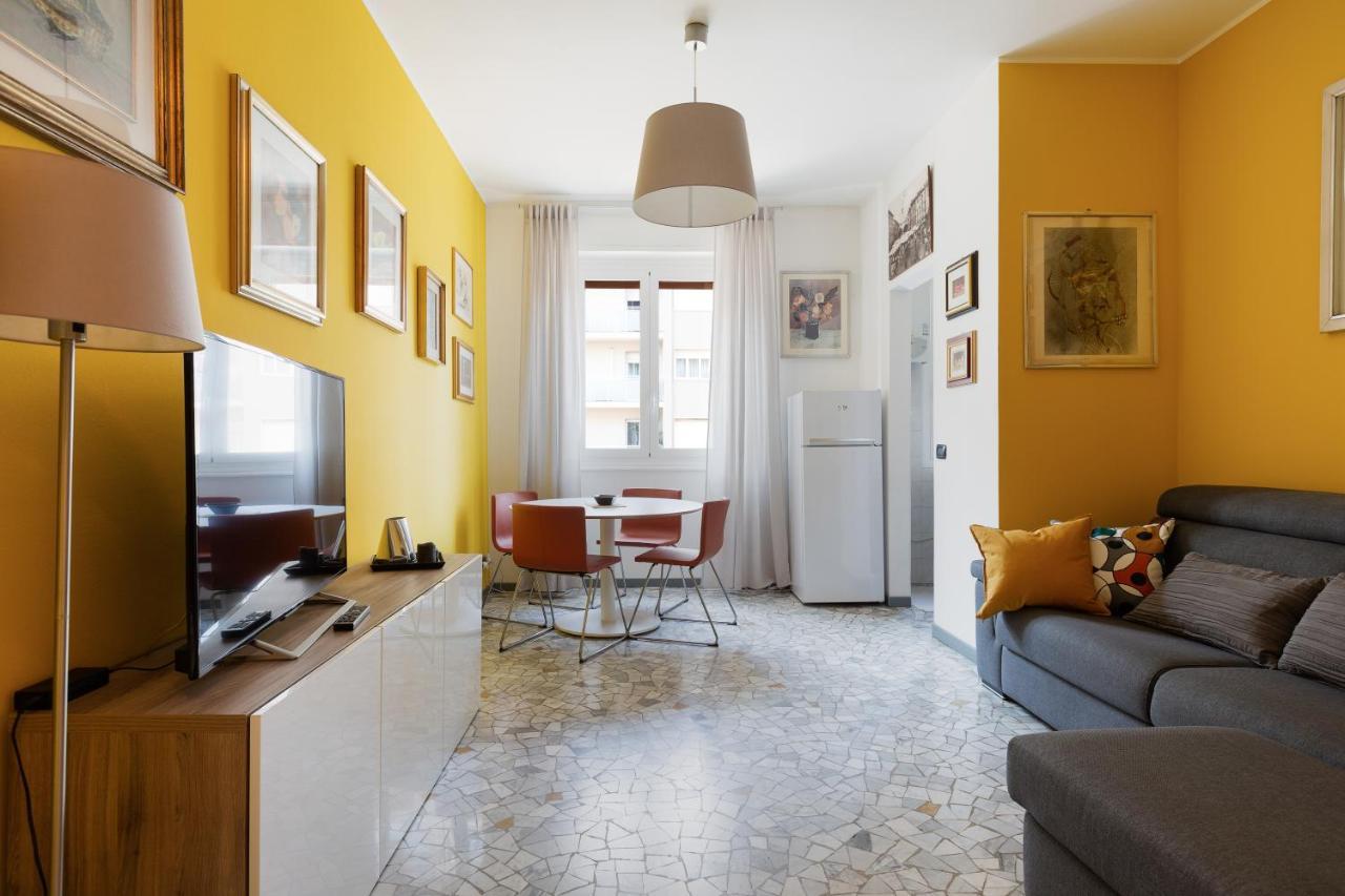 Apartment With Balcony - 50 M Far From M1 Pasteur Milano Exterior foto