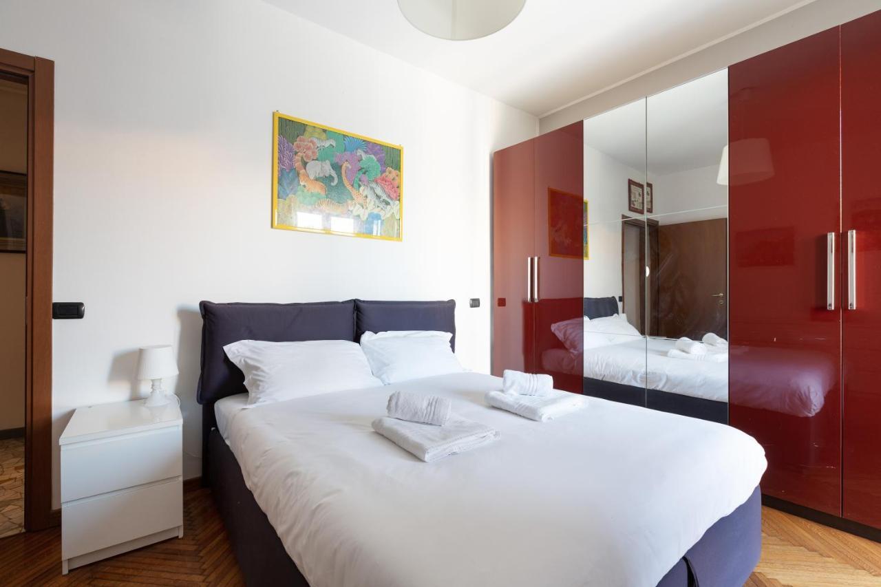Apartment With Balcony - 50 M Far From M1 Pasteur Milano Exterior foto